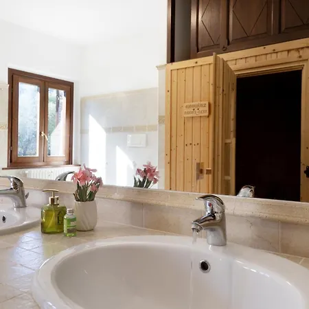 Rocce Sarde Όλμπια